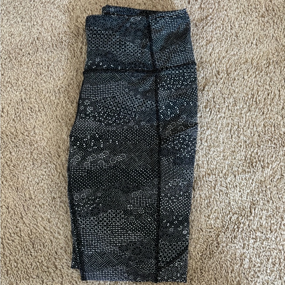 Lululemon leggings lightly worn